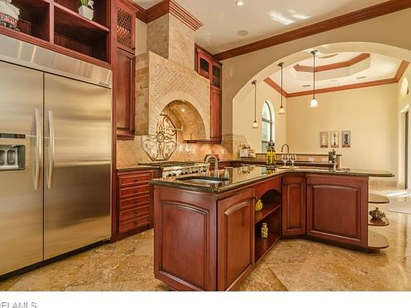 4th image of 8461 Belle Meade Dr
