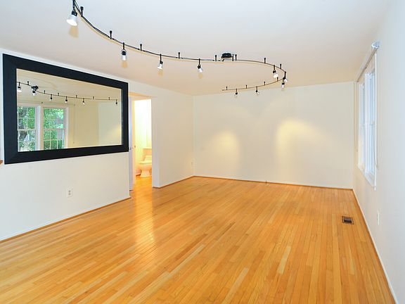 2nd image of 9317 Bentridge Ave