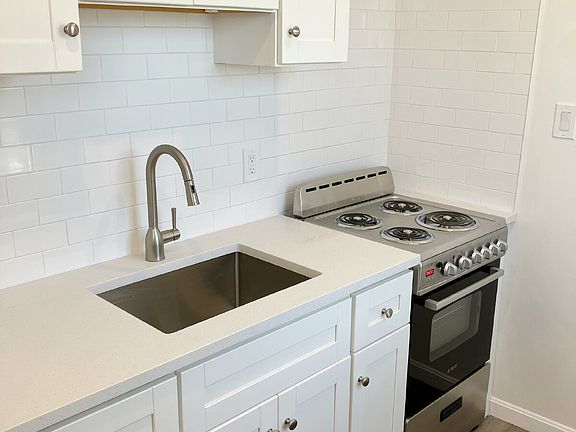 3rd image of 238 North St Unit 2