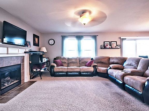 5th image of 4230 Douthart Pl