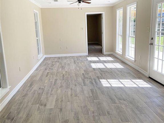 4th image of 230 Pine Forest Dr