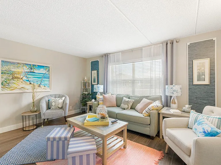 Sea Oats Apartments — Photo 26