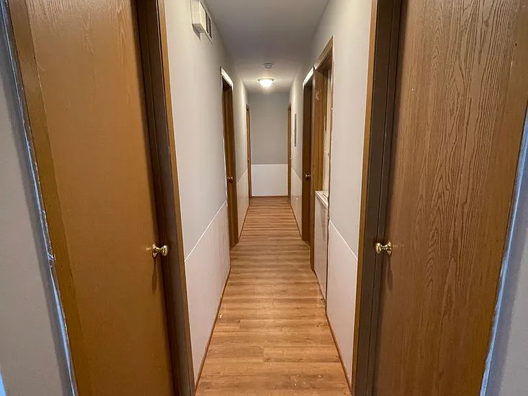 2169 Indianola Ave — Photo 1