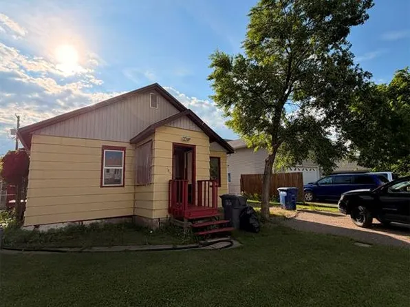211 3rd STREET W, Meadow Lake, SK S9X 1C7