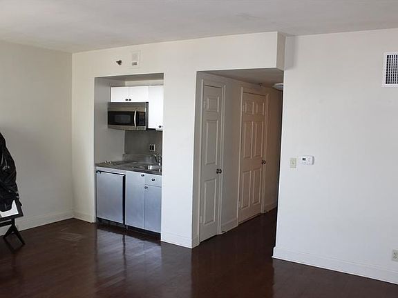 4th image of 1205 St Charles Ave APT 1308
