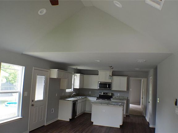 4th image of 1210 Roosevelt St