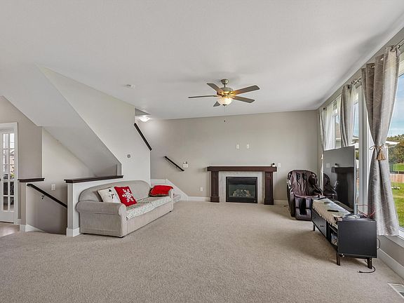 4th image of 4516 Everest Ave