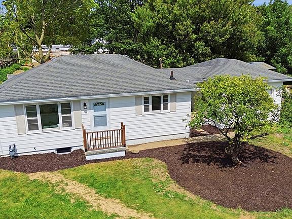 3rd image of 5 Grove Avenue Ext
