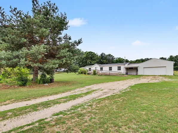 2448 S Greenville Rd, Greenville, MI 48838