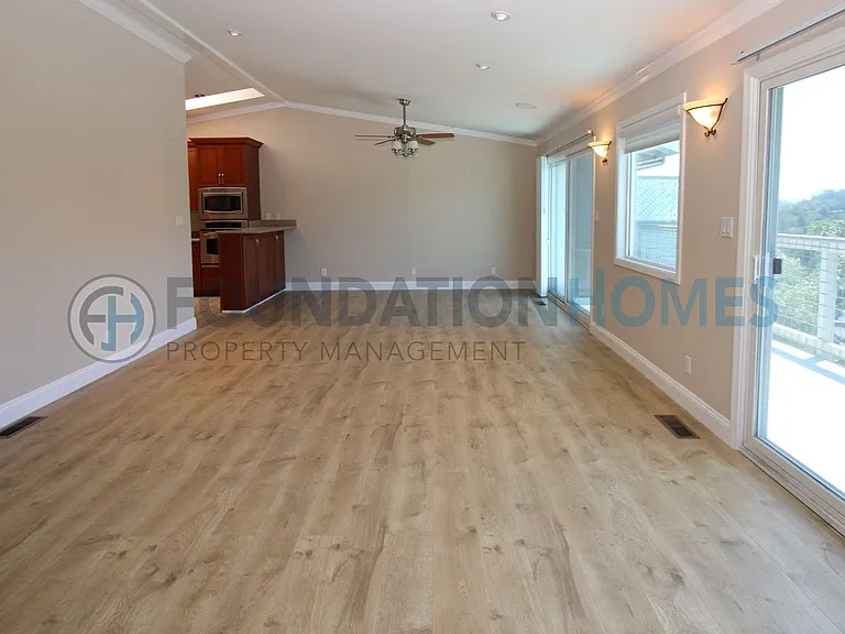 93 Live Oak Ave — Photo 7