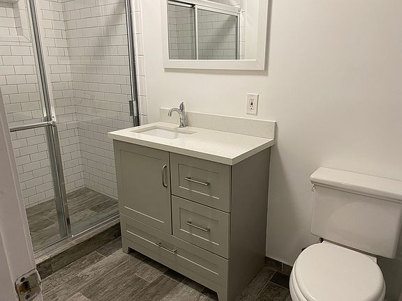 5th image of 12349 Oxnard St APT 10