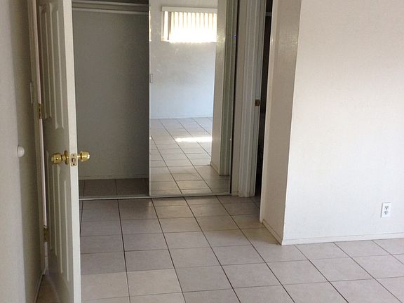 2nd image of 224 S Kendall Way