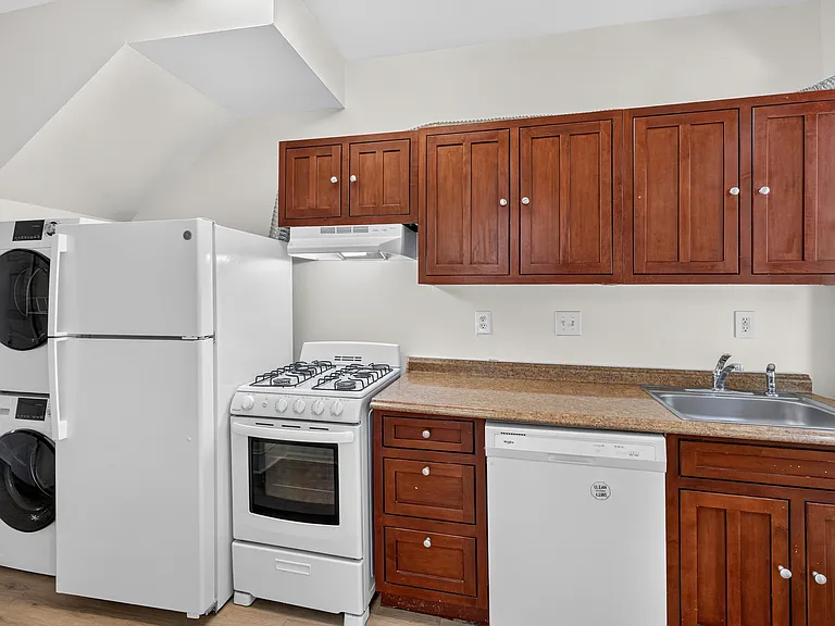 1252 E St NE #A — Photo 10