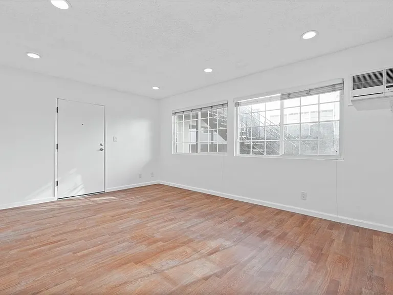 1813 Federal Ave #3 — Photo 9