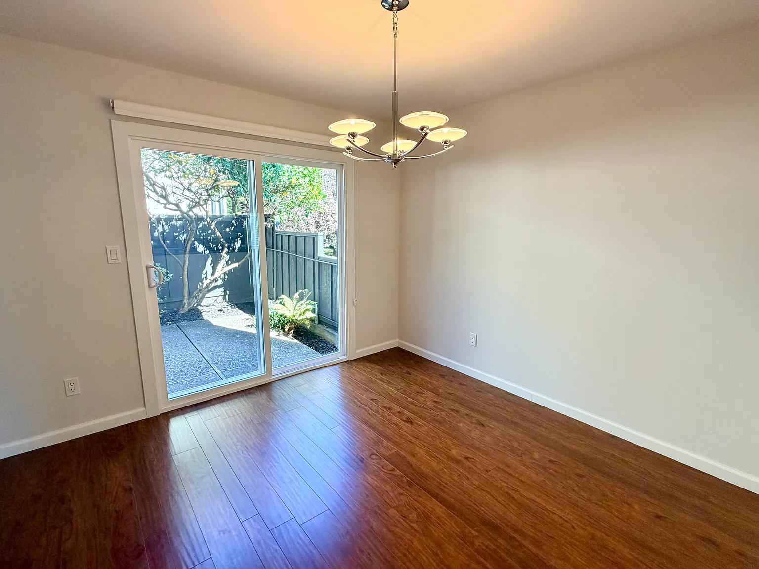 2 bed, 1.5 bath, $3,500 — Photo 2