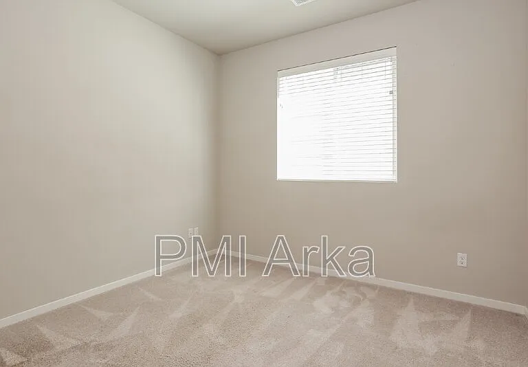 10823 32nd St NE — Photo 11