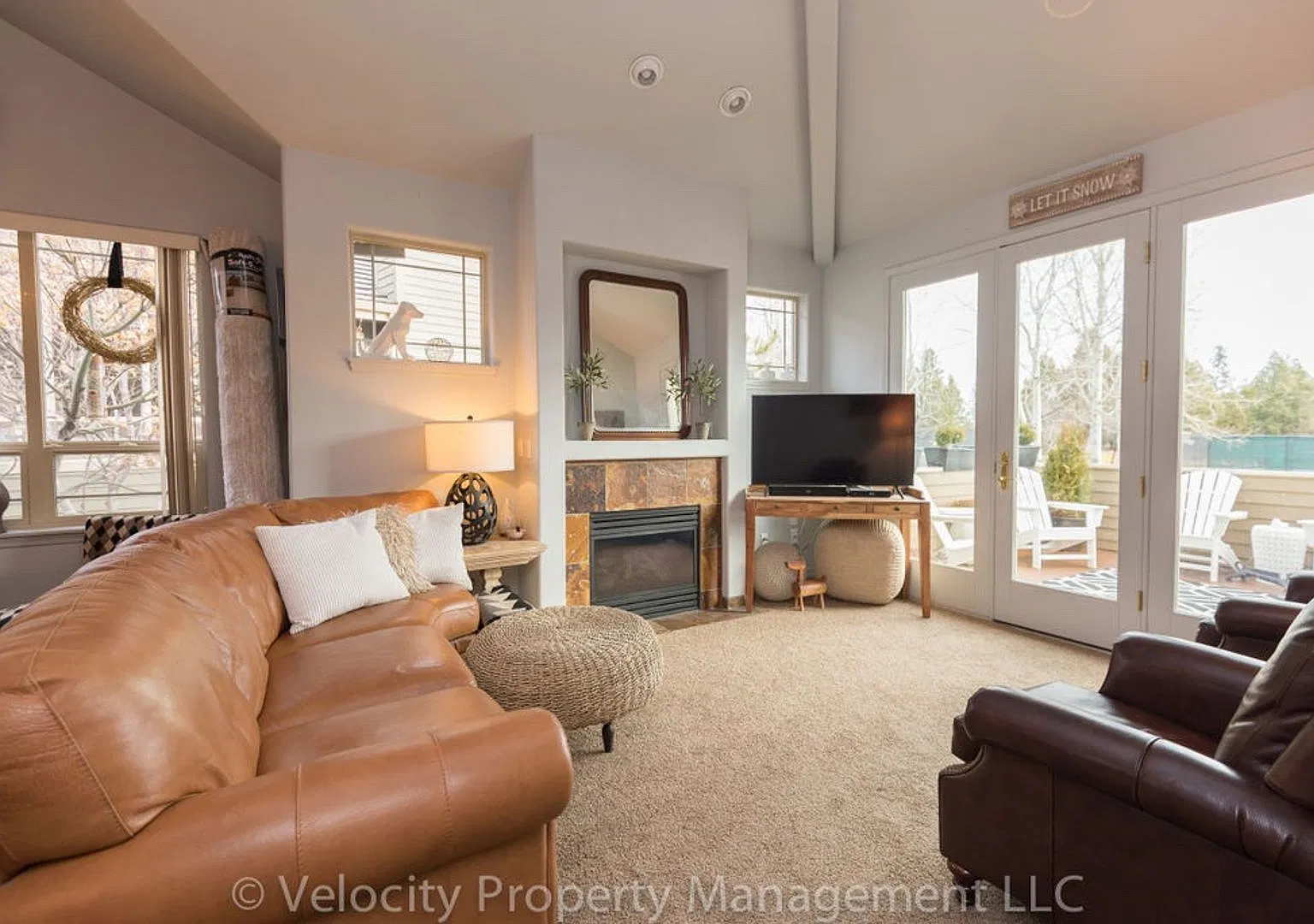 Beautiful Townhouse in Broken Top with Two Primary Suites — Photo 2