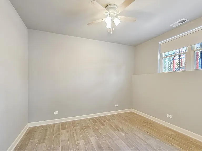 6204 S Kimbark Ave — Photo 12