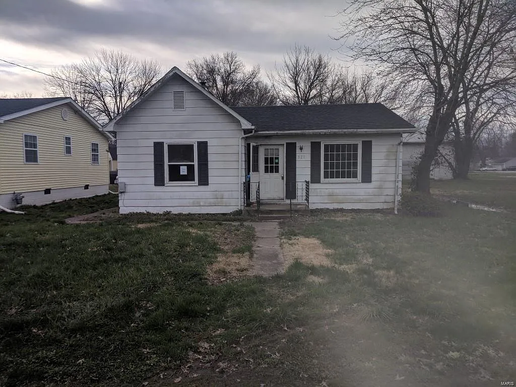 321 S 1st St photo 1