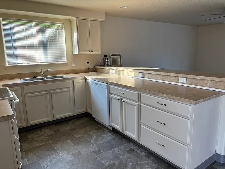 1195 Norway St NE — Photo 5