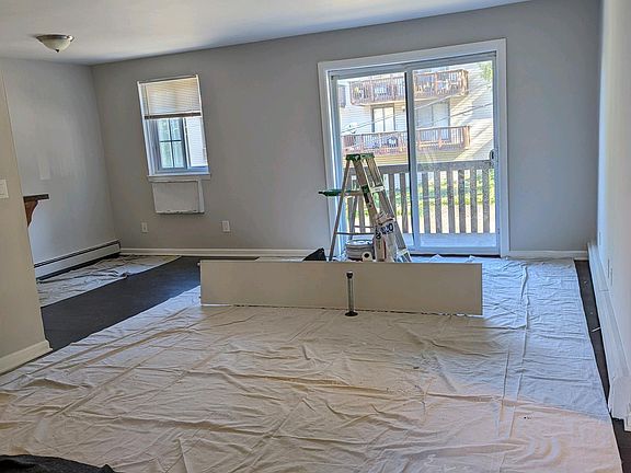 4th image of 351 N Broadway APT 2B