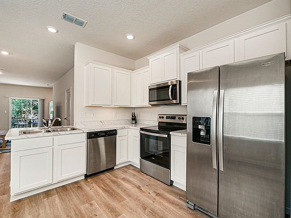4th image of 332 Pistachio Pl