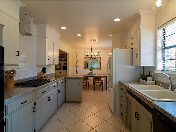 3rd image of 8329 NW 19th St