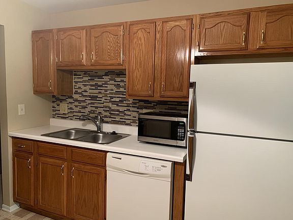 4th image of 2818 Meadow Ln Unit W1