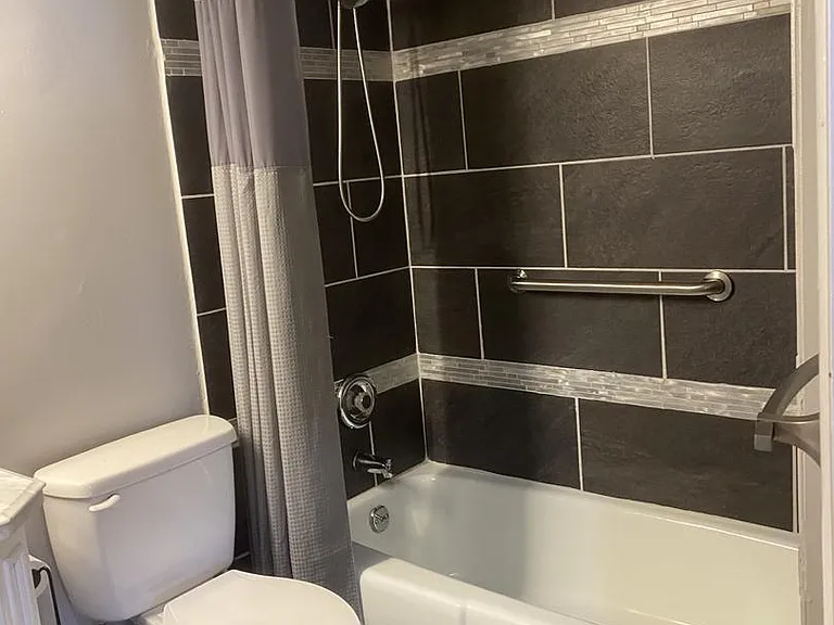 33 Stonehenge Cir #3 — Photo 21