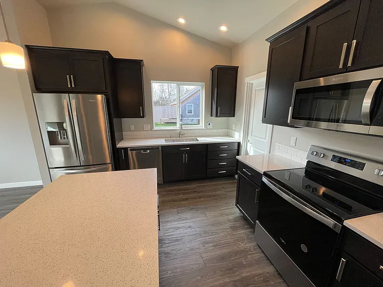 2707 Oakes Ave — Photo 9