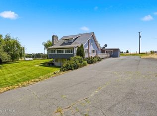 18790 Summitview Rd, Tieton, WA 98947