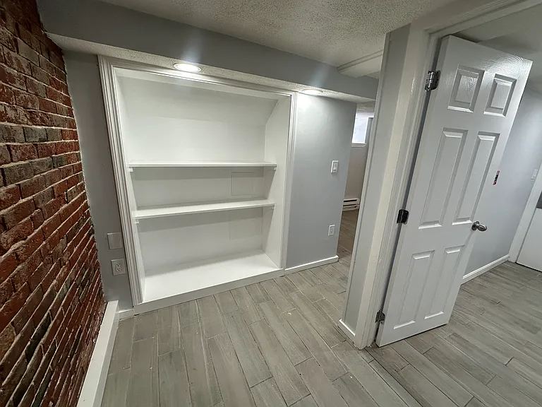 31 Chelsea St — Photo 11