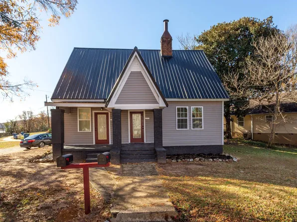 1529 Circle Dr, Anniston, AL 36201