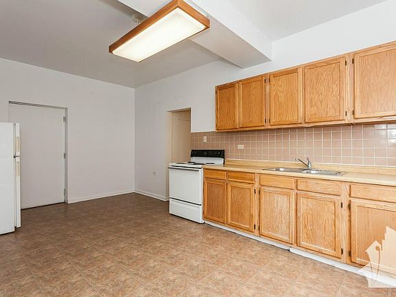 2nd image of 2319 N Kedzie Ave #2F