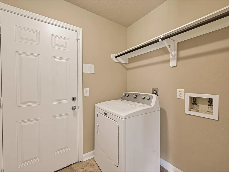 19710 Twin Canyon Ct — Photo 16
