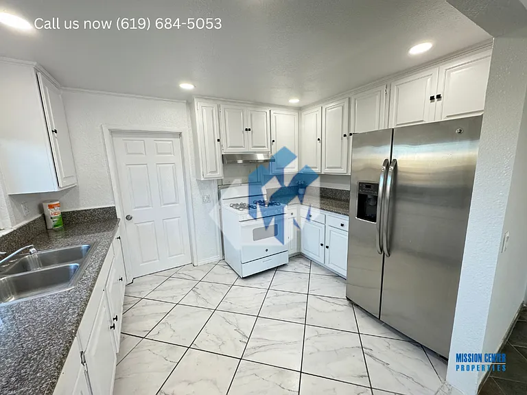 5256-5260 Groveland Drive — Photo 31