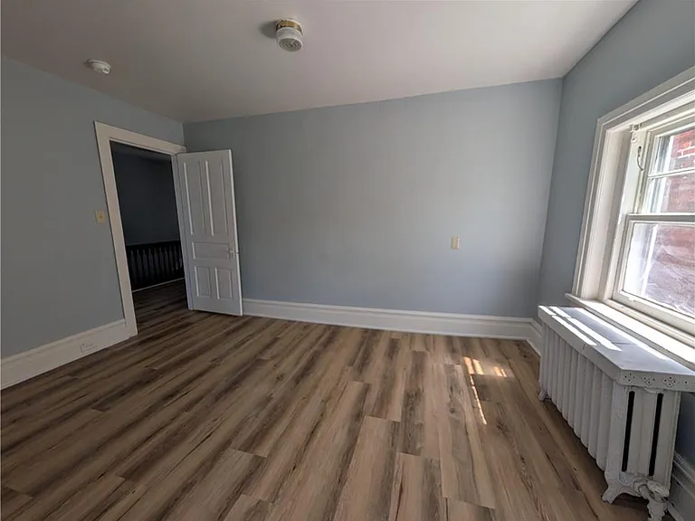 87 E Broad St #2 — Photo 24