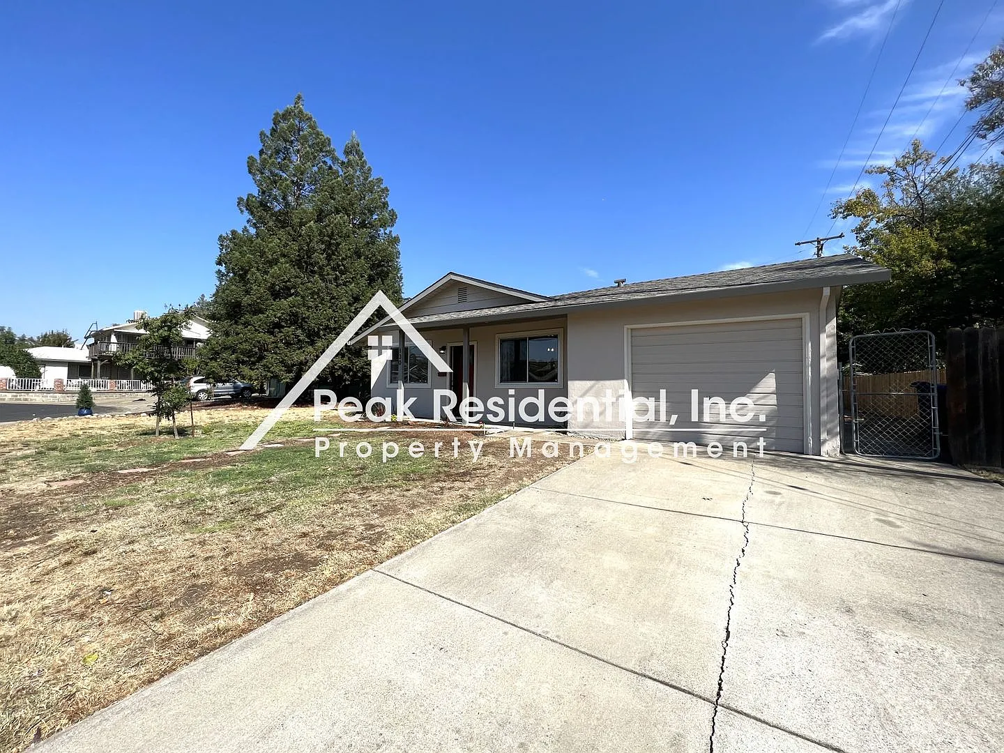 Updated 3bd/1ba Folsm Home with Large Yard! — Photo 3