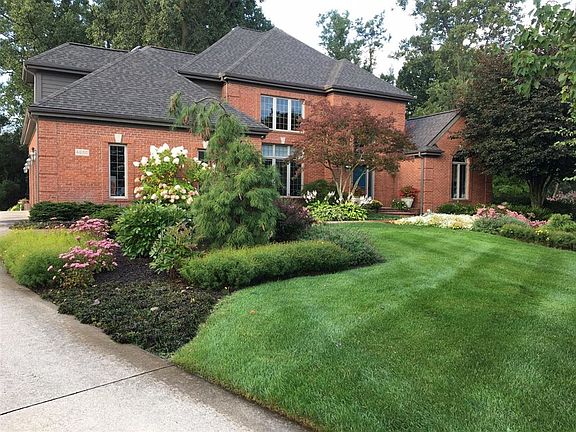 2nd image of 4960 Saint Andrews Ct