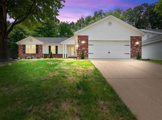 29 Civic Park Ct, O'Fallon, MO 63366