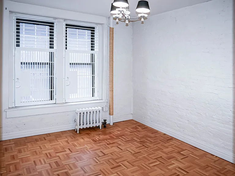 210 E 67th St #20 — Photo 2