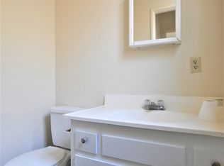 563 River Rd APT A, Corona, CA 92878