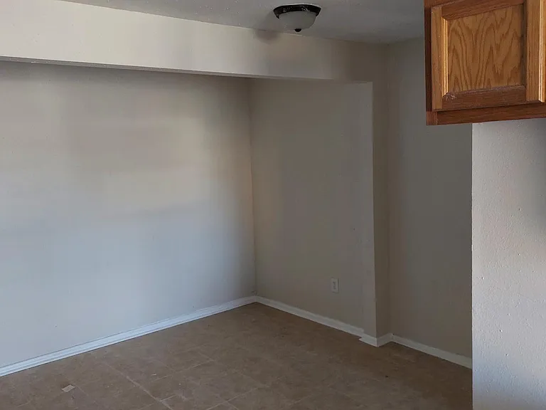 2414 N Myrtle Ave #3 — Photo 6