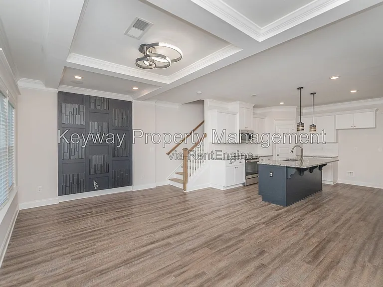 319 Sumac Trl — Photo 5