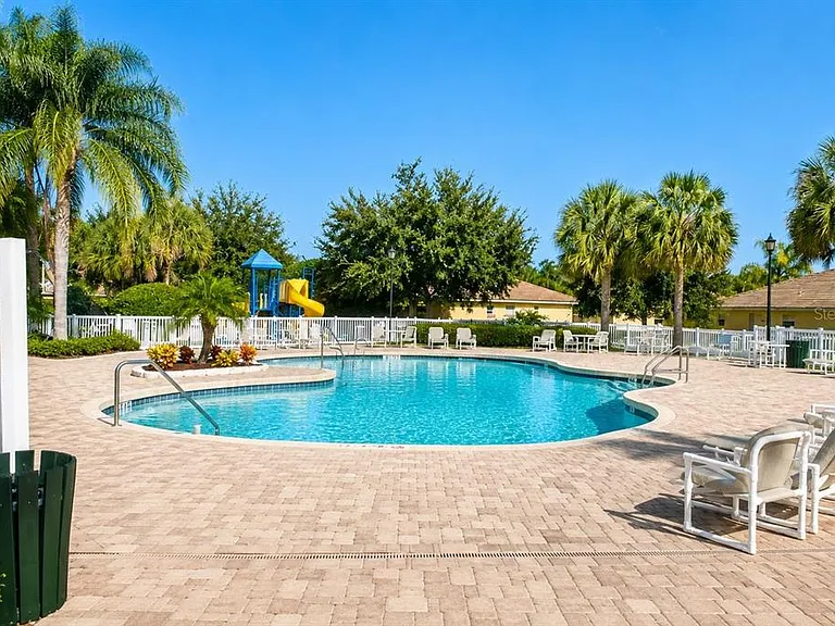 212 Ocean Bluff Dr — Photo 16