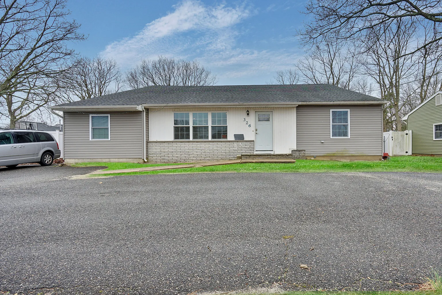 326 Crystal Dr photo 1