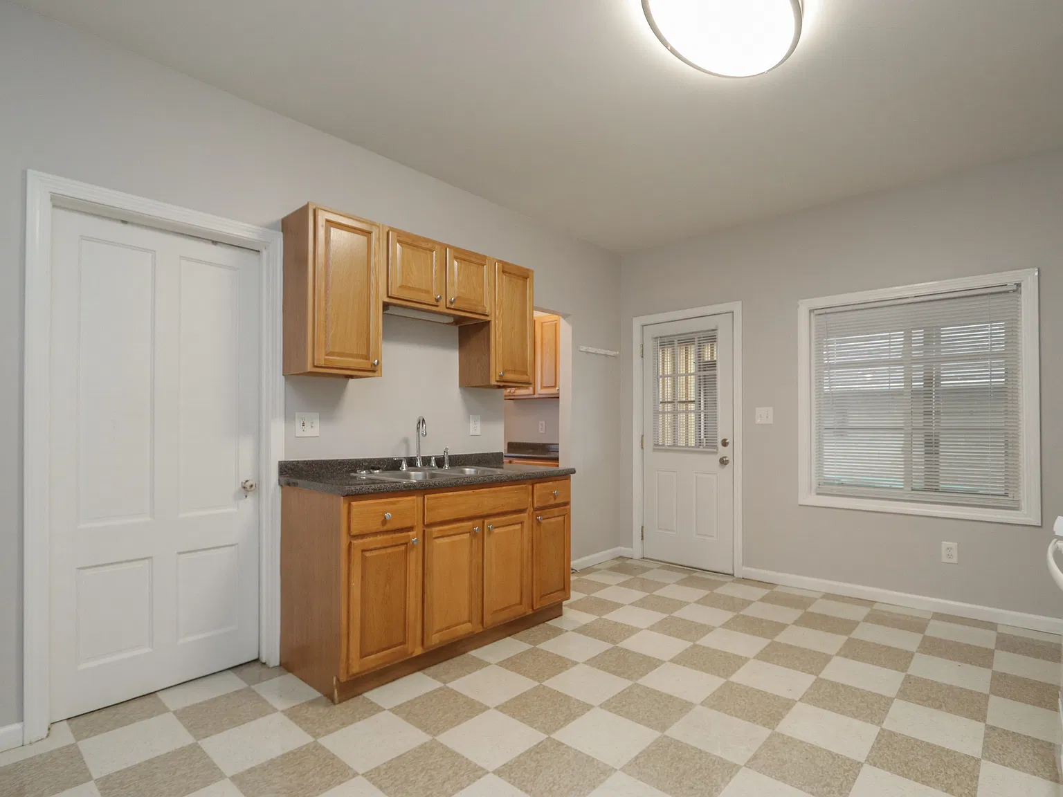 1 bed, 1000 sqft, $1,200 — Photo 3