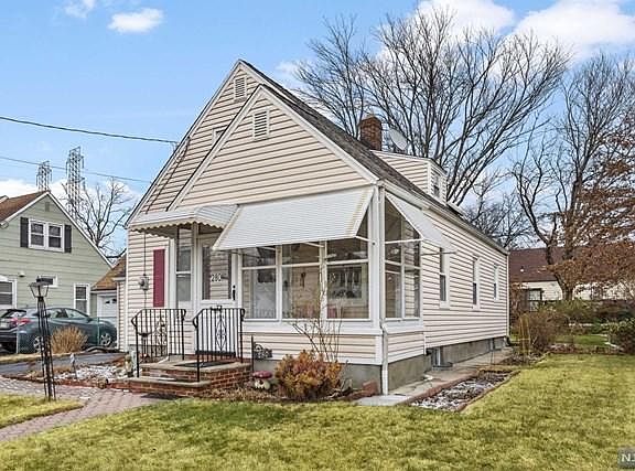 2nd image of 280 Linden Ave