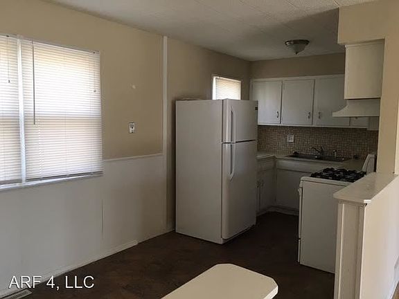 4th image of 300 W Marcia Ave