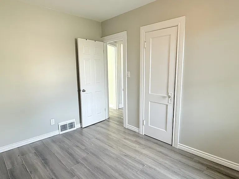 1658 Marentette Ave #1660 — Photo 5